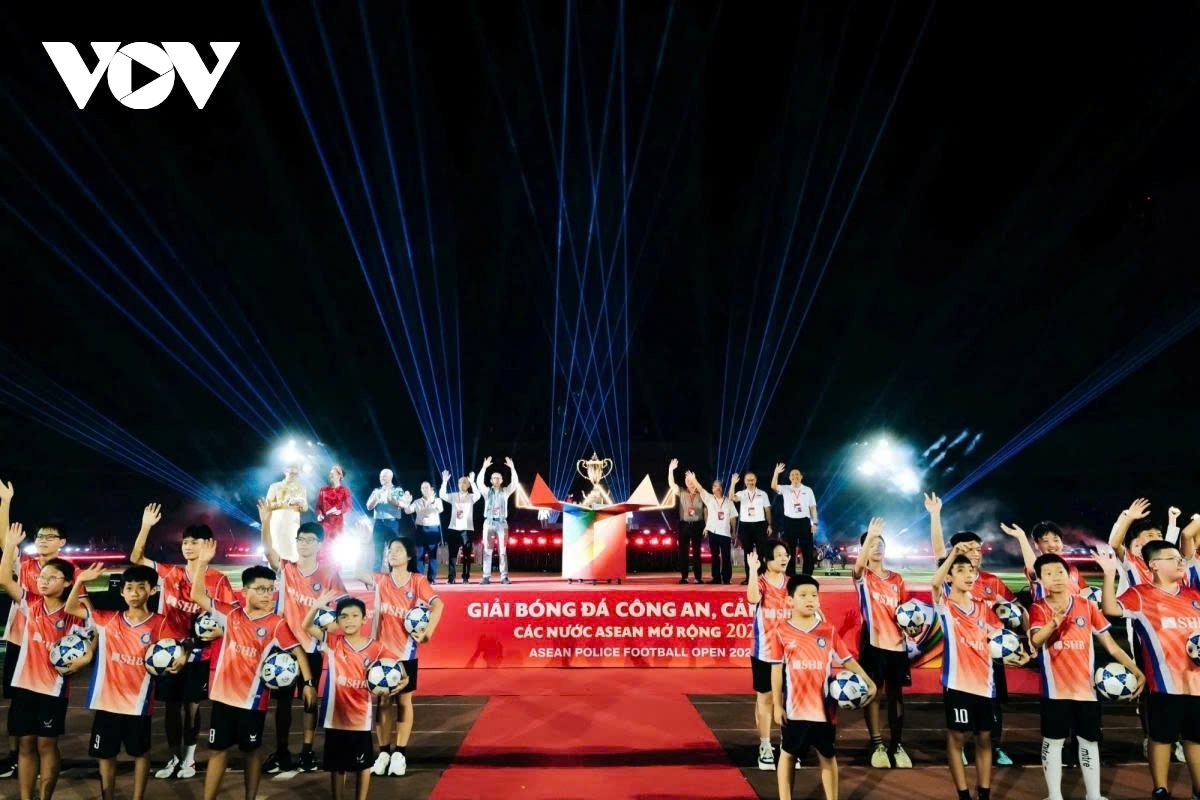 ASEAN Police Football Open 2025 begins in Hanoi with grand ceremony